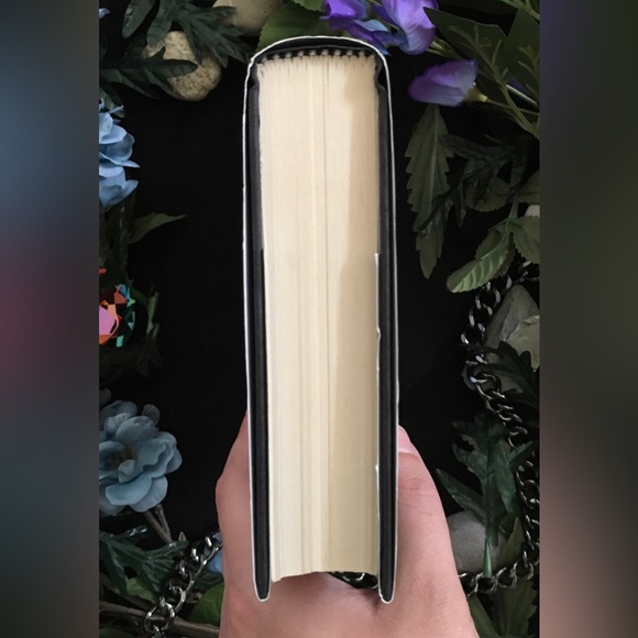 Empire of Night - Age of Legends book 2 - By Kelley Armstrong - Hardcover - Picture 5 of 16